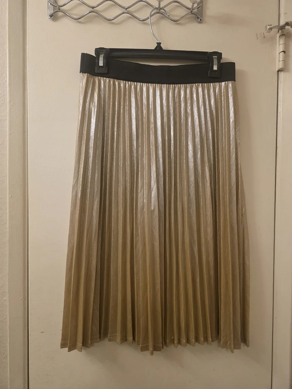Forever 21 Metallic Gold Pleated Midi Skirt with Black Waistband
